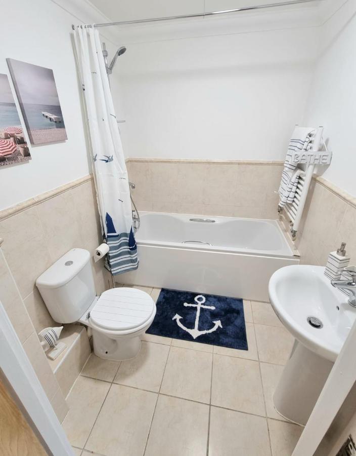 Centrally Located Boscombe Beach Apart With Parking ボーンマス エクステリア 写真