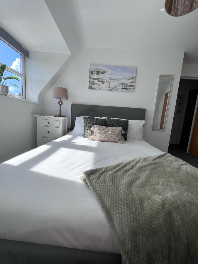 Centrally Located Boscombe Beach Apart With Parking ボーンマス エクステリア 写真